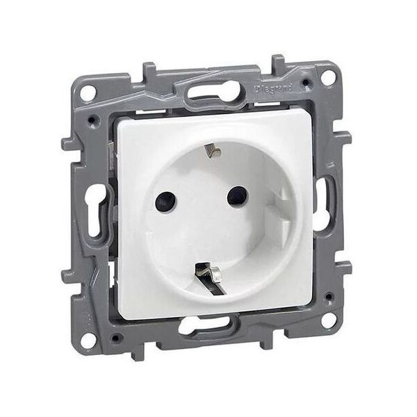 Розетка Legrand Etika 672222