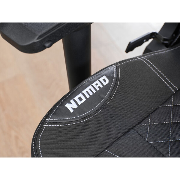 Игровое кресло Evolution Nomad (черный/белый) купить в Минске, цена