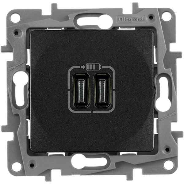 Розетка Legrand Etika 672635