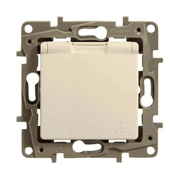 

Электроустановочные изделия Legrand, Розетка Legrand Etika 672332