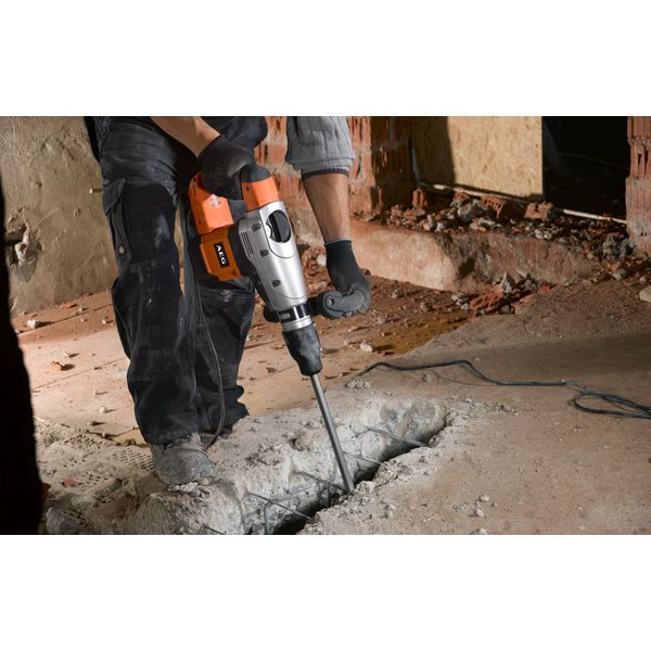 Отбойный молоток AEG Powertools MH7E (4935459422) Отбойный молоток AEG Powertools MH7E (4935459422)