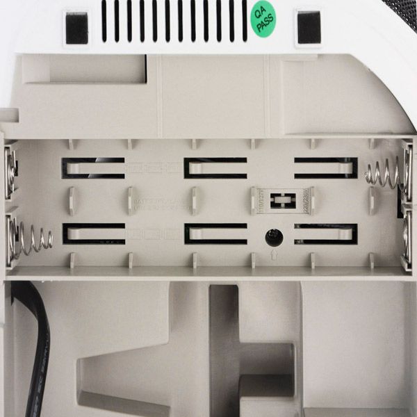 Магнитола TELEFUNKEN TF-CSRP3498B (белый с черным) Магнитола TELEFUNKEN TF-CSRP3498B (белый с черным)