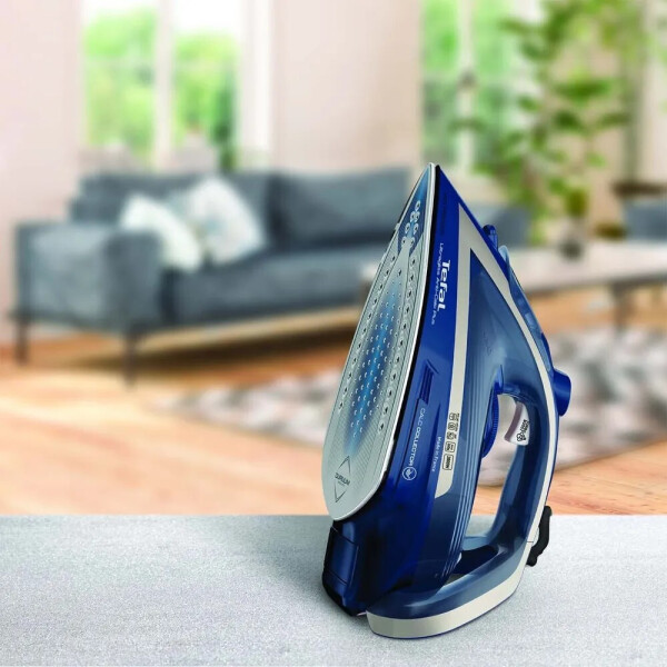 Утюг Tefal ULTRAGLISS NEW FV6830E0 Утюг Tefal ULTRAGLISS NEW FV6830E0