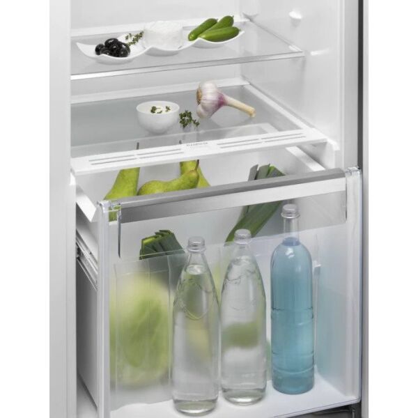Холодильник Electrolux ERN93213AW Холодильник Electrolux ERN93213AW