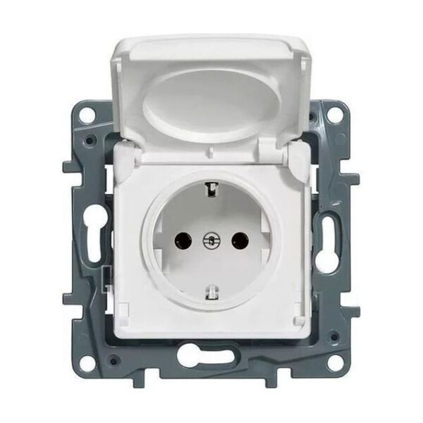 

Электроустановочные изделия Legrand, Розетка Legrand Etika 672232