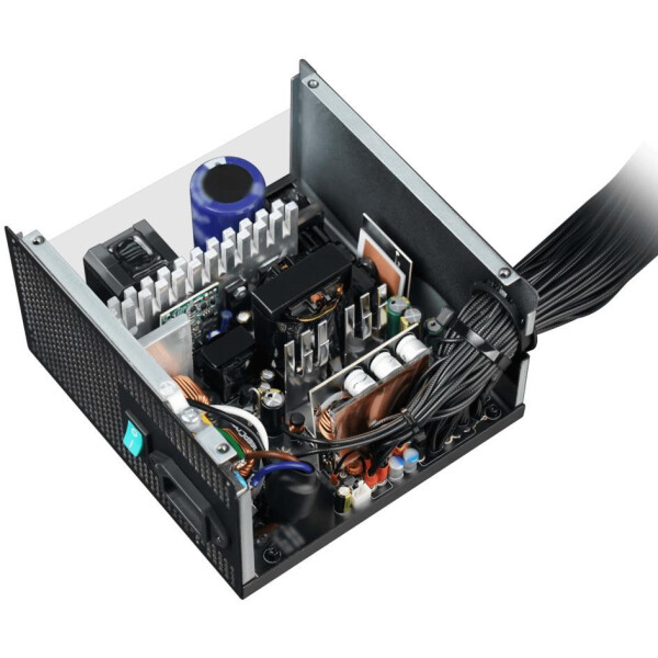 Блок питания DeepCool PN750D (R-PN750D-FC0B-WGEU-V2) Блок питания DeepCool PN750D (R-PN750D-FC0B-WGEU-V2)