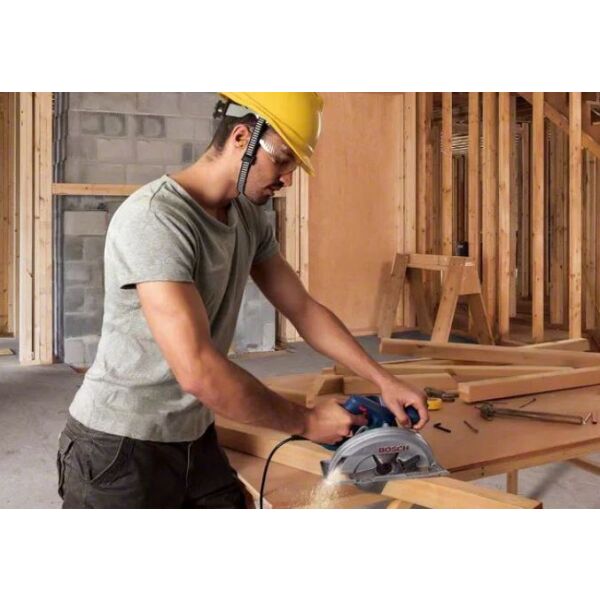 Циркулярная пила Bosch GKS 140 Professional (06016B3020) Циркулярная пила Bosch GKS 140 Professional (06016B3020)