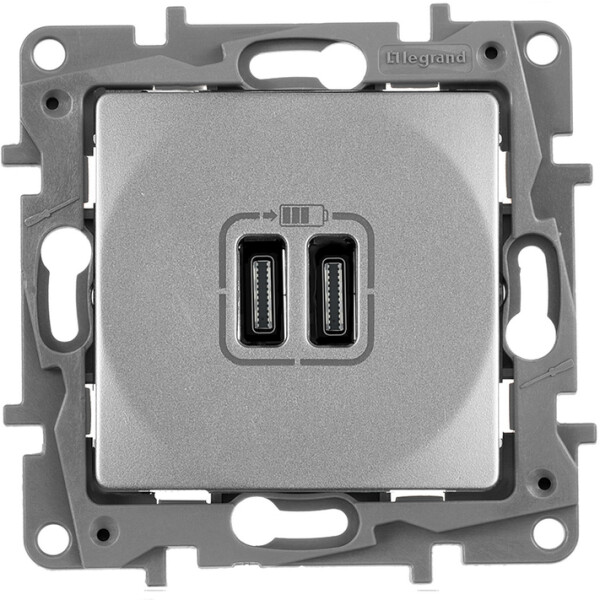 Розетка Legrand Etika 672435