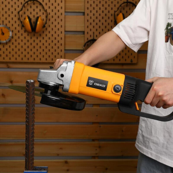 Углошлифмашина Deko AG2400DK (083-1030) Углошлифмашина Deko AG2400DK (083-1030)