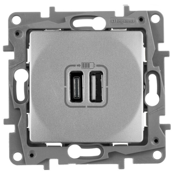 

Электроустановочные изделия Legrand, Розетка Legrand Etika 672436