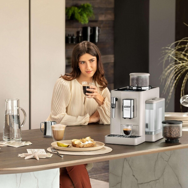 Кофемашина DeLonghi EXAM440.35.BG Кофемашина DeLonghi EXAM440.35.BG