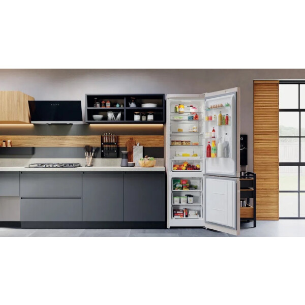 Холодильник Hotpoint HTS 7200 M O3 Холодильник Hotpoint HTS 7200 M O3
