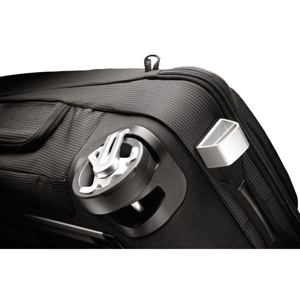 Дорожная сумка Thule Crossover Rolling Duffel TCRD-1 (черный) Дорожная сумка Thule Crossover Rolling Duffel TCRD-1 (черный)
